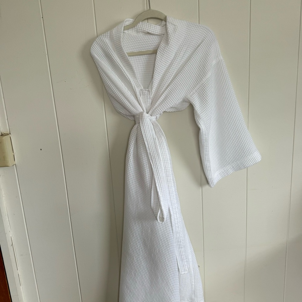 White Bath Robe OS